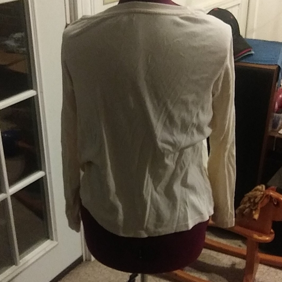 White women's shirt 9 - Picture 3 of 3